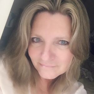 Meet your Posher, Becky